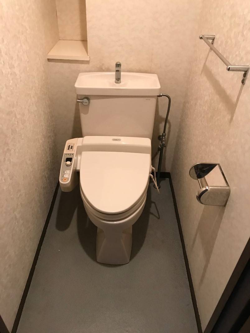トイレのリフォーム① コーホクトーヨー住器のブログ 写真1