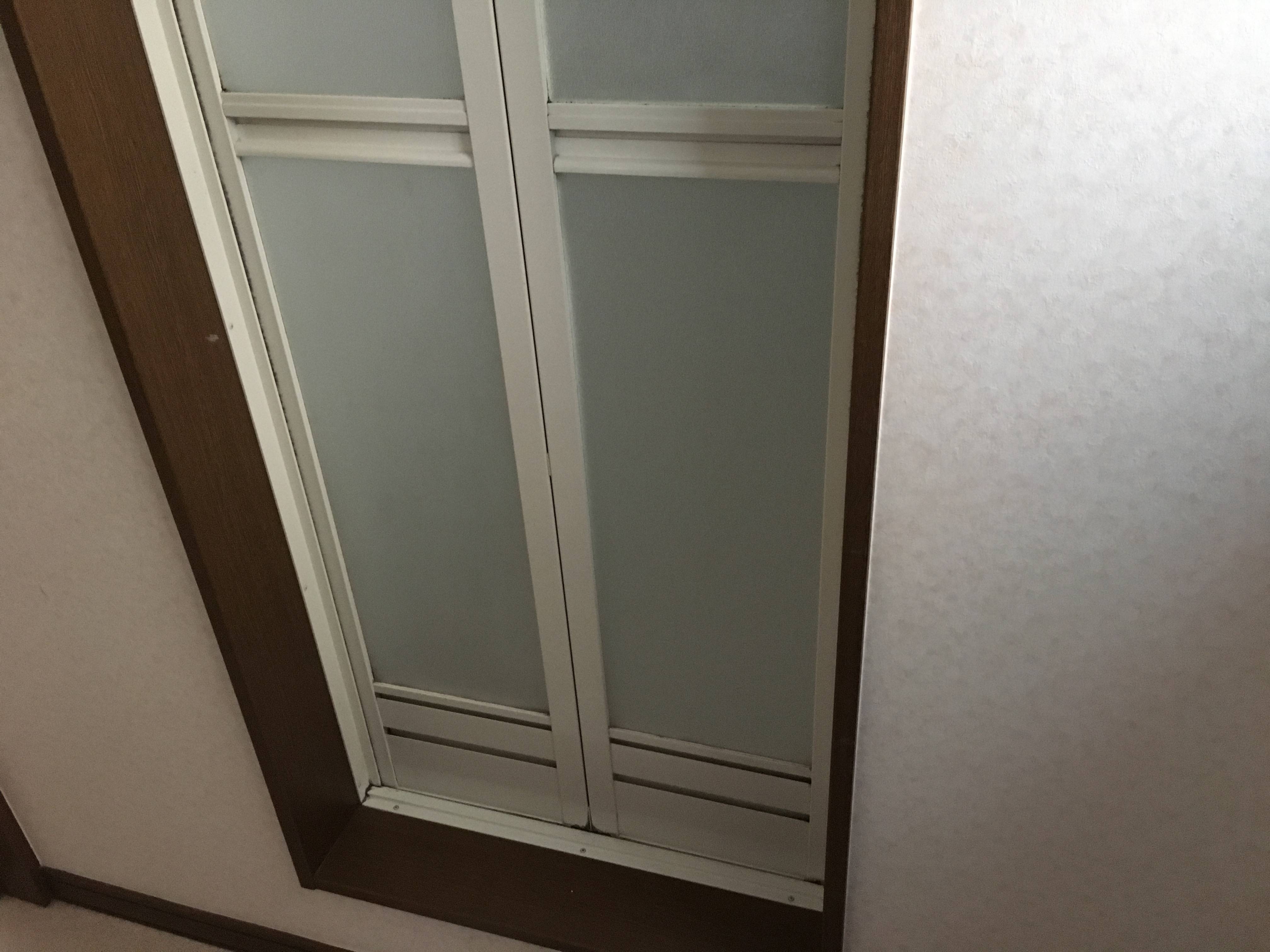 浴室ドアのパネル修理 タンノサッシのブログ 写真2