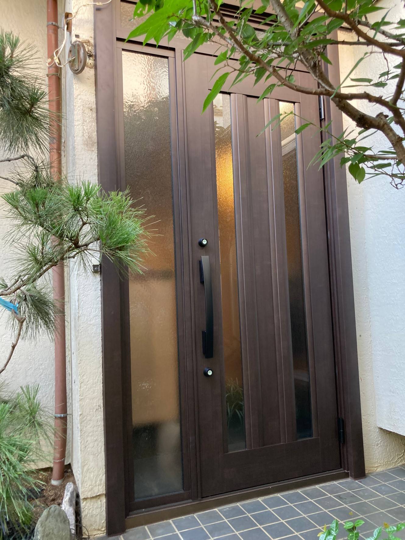 玄関ドアのリフォーム工事 アルロのブログ 写真2