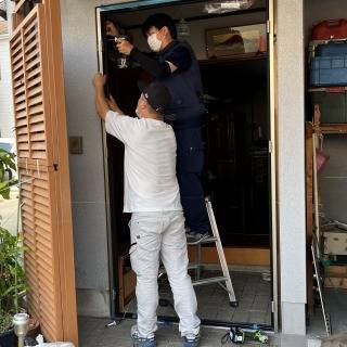 玄関ドア取替 塚本住建のブログ 写真2