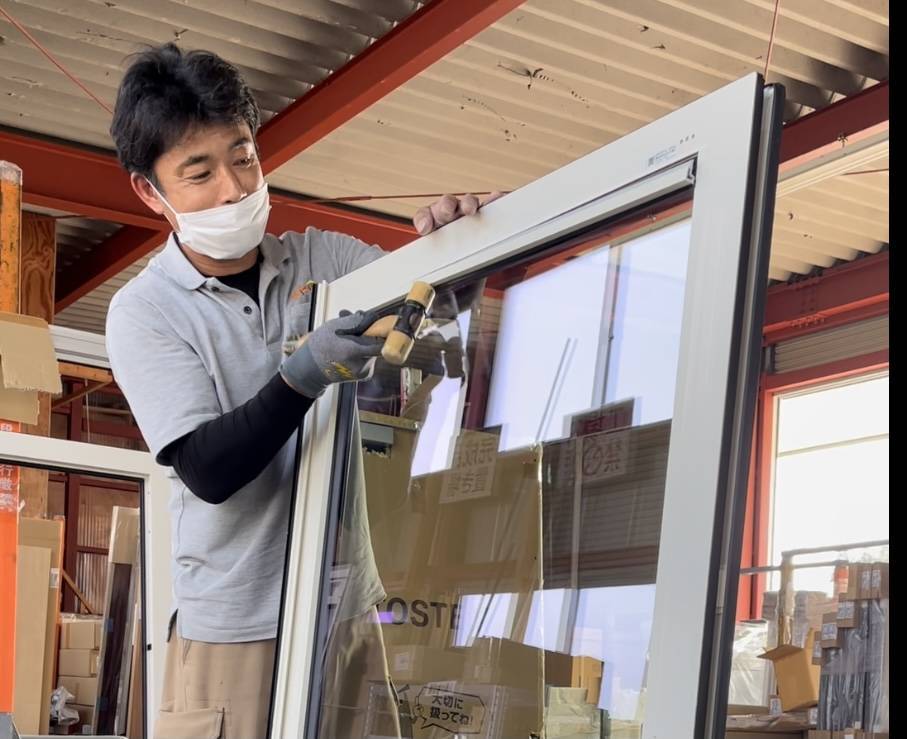 住まいの快援隊が〜！ガラスを〜！カットしたり、窓を作ったり、大切に仕上げます！ 永光トーヨー住器のブログ 写真4