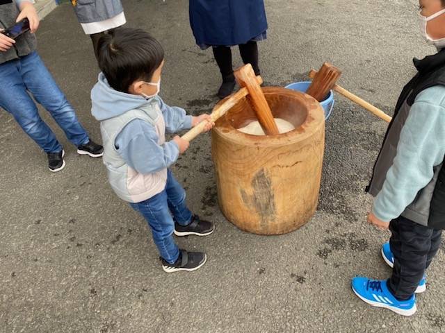 《餅つき大会》のご来場ありがとうございました<(_ _)> イソベトーヨー住器のイベントキャンペーン 写真2