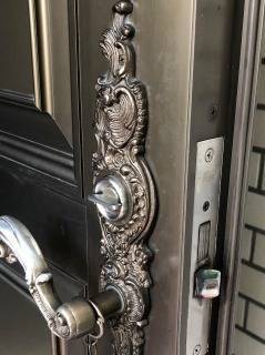 玄関ドア 把手・錠の取替 塚本住建のブログ 写真3