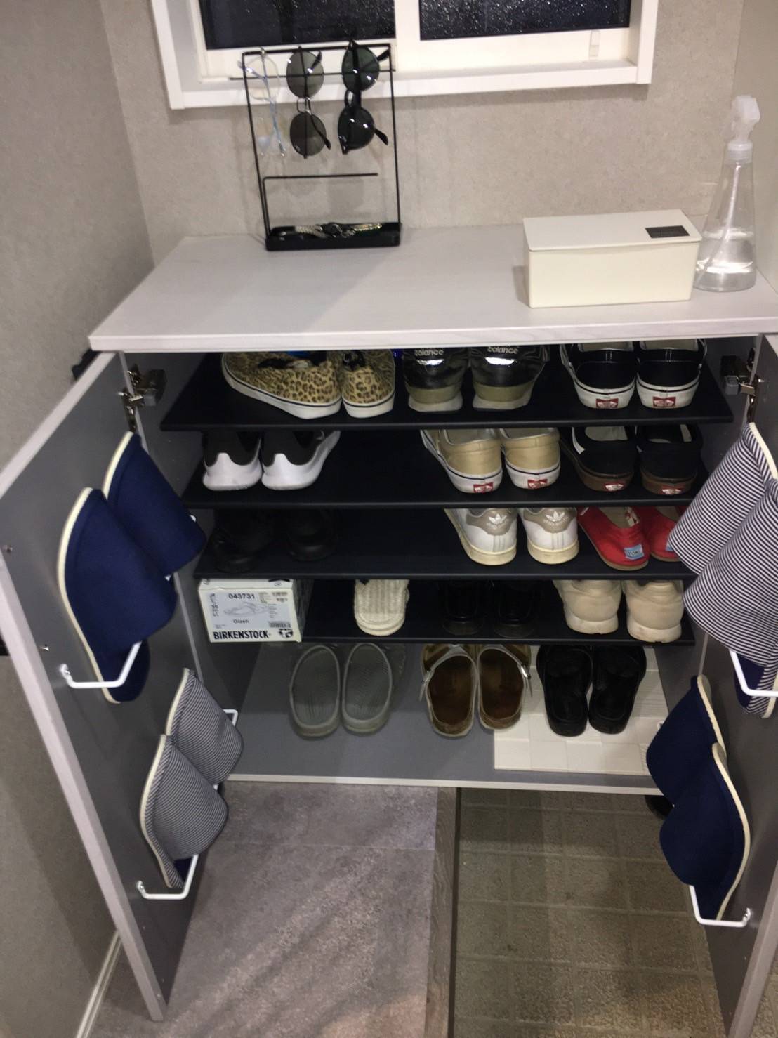 大量の家族の靴で、玄関が… ホームリフレヒロセのブログ 写真5