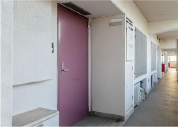 マンションの玄関ドア