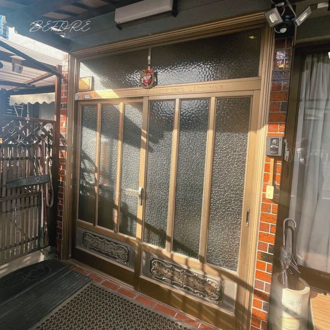 サン建材トーヨー住器の玄関引戸の開け閉めがむずかしい...( ﾉД`)もう悩まない！古くなった玄関パッと取替え✨の施工前の写真2