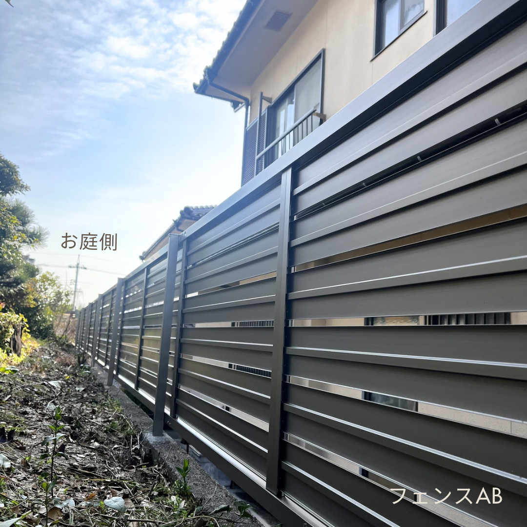 サン建材トーヨー住器の🌴🌲生垣の手入れが重荷になっていませんか？もう庭木の手入れで無理はしない😊👌の施工後の写真2