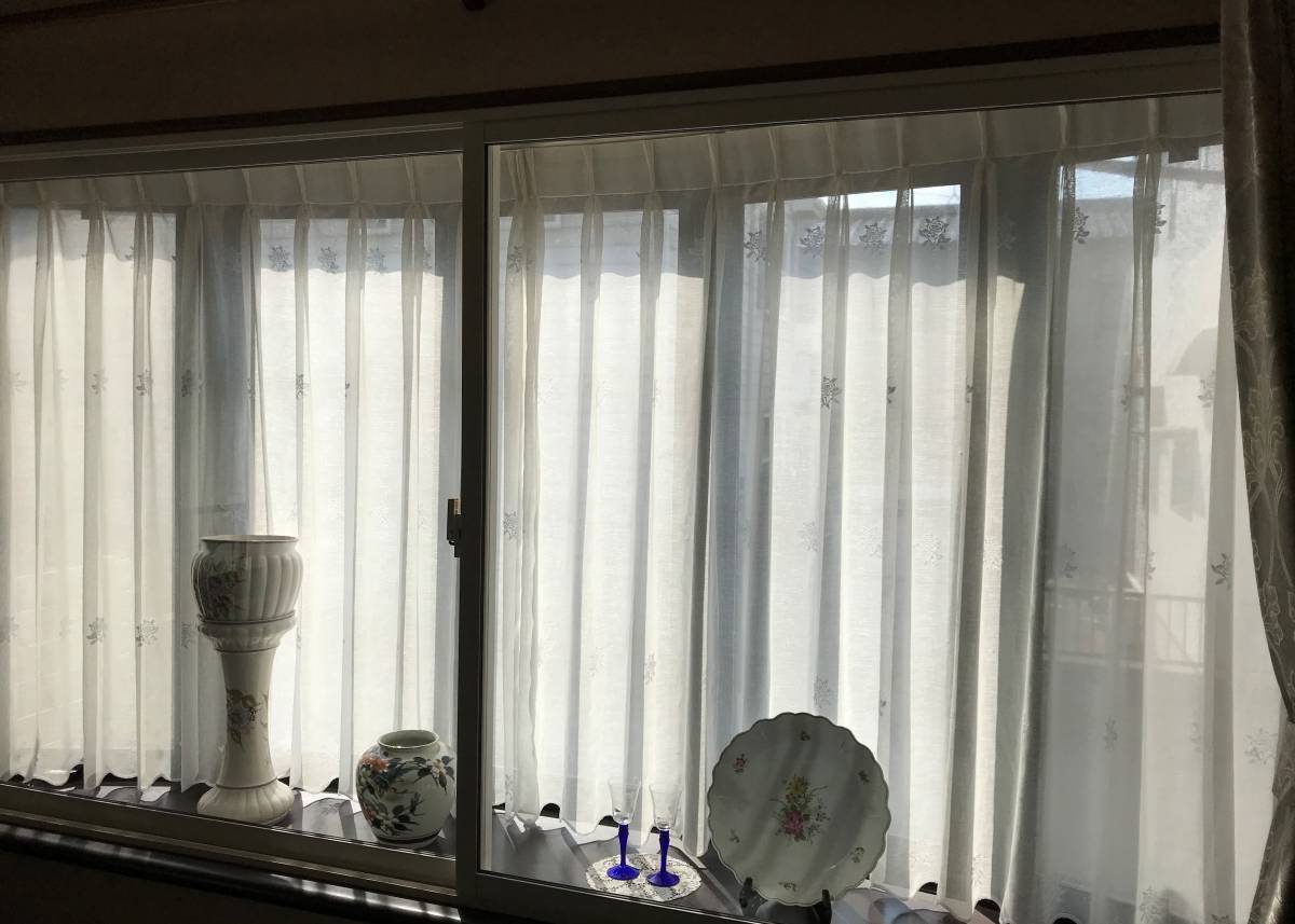 サン建材トーヨー住器のリビング大出窓にインプラス!の施工後の写真1