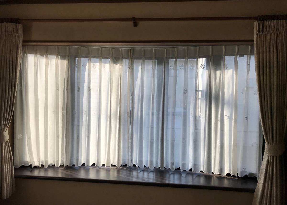 サン建材トーヨー住器のリビング大出窓にインプラス!の施工前の写真1