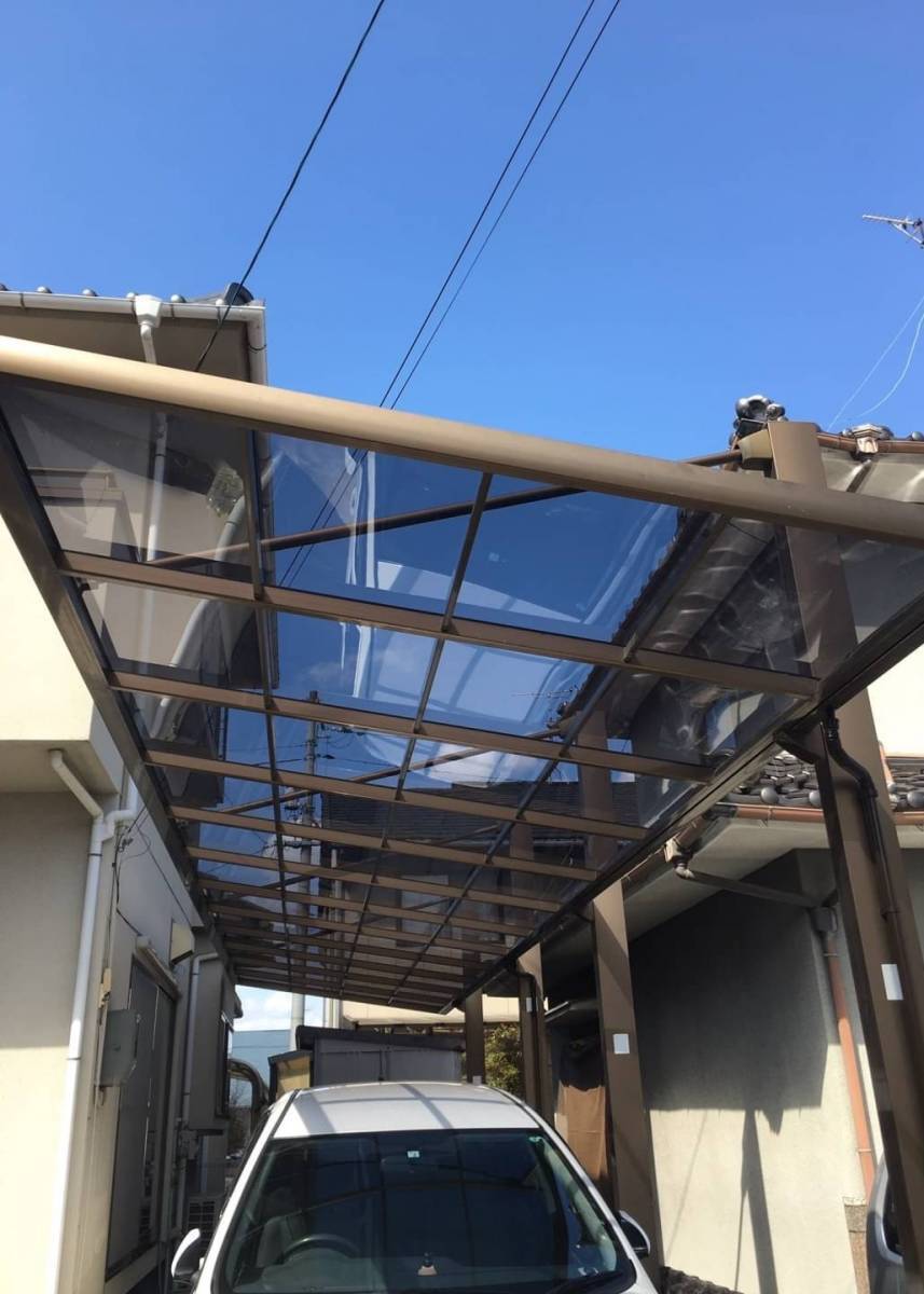 サン建材トーヨー住器のカーポート屋根材張替えの施工後の写真1