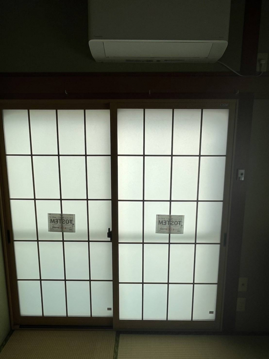 走る窓屋の和紙調ガラスのインプラスで和室の窓もおしゃれに断熱の施工後の写真1