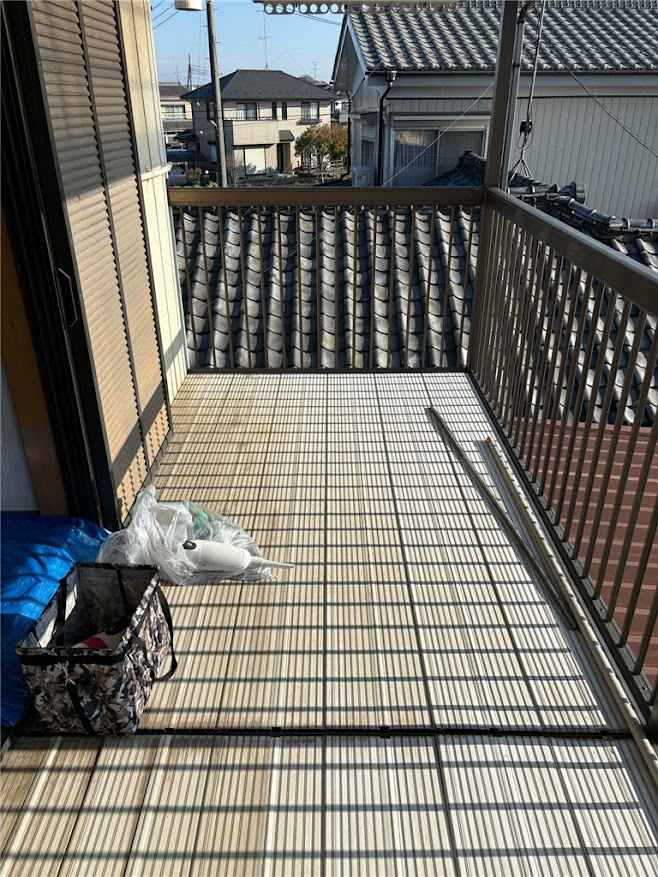 e-cubeホームテクノ 川越支店のデッキ床を新しく✨の施工前の写真2