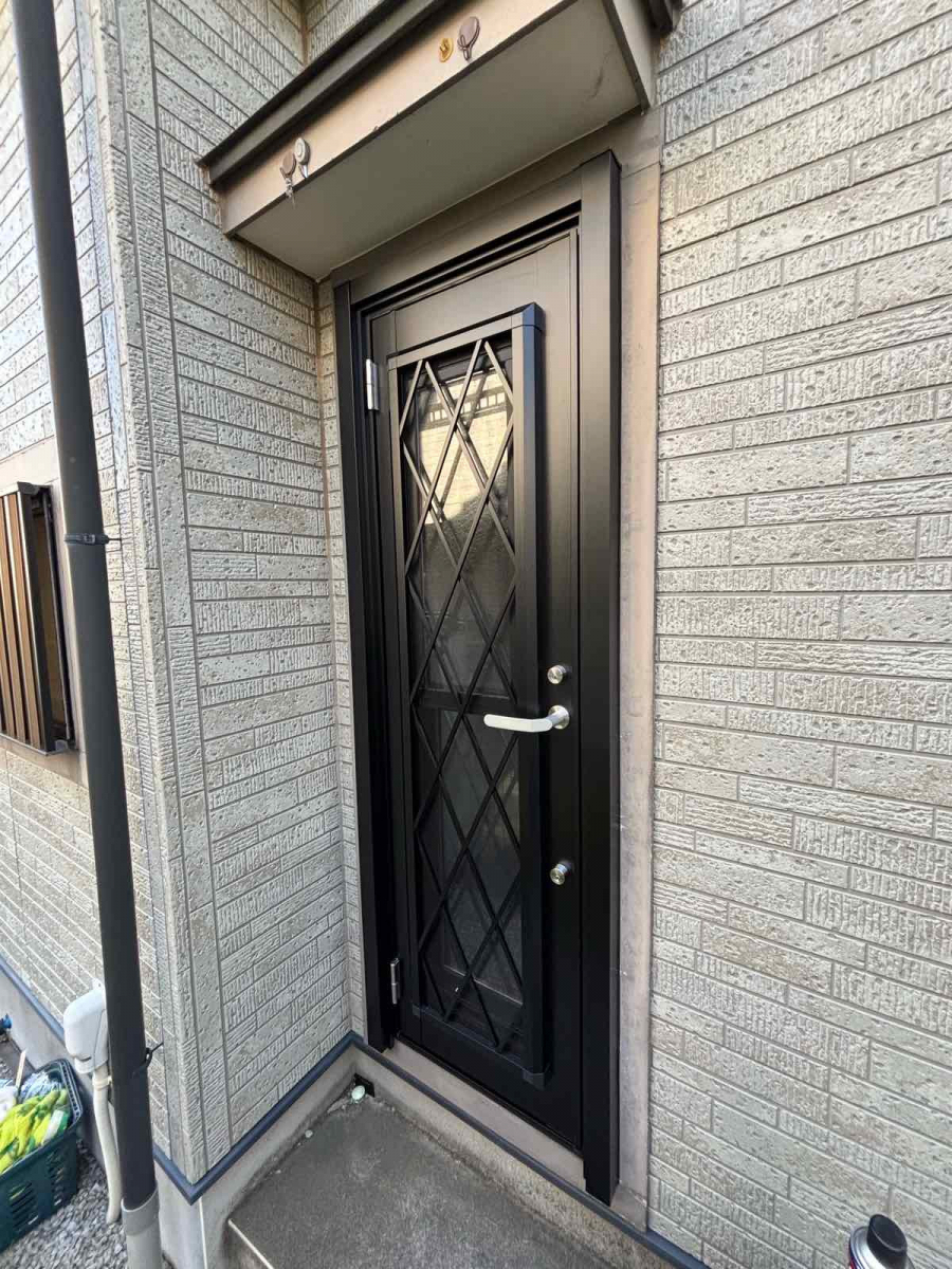 e-cubeホームテクノ 川越支店の壊れて動かしにくい勝手口にも【リシェント】を！の施工後の写真1