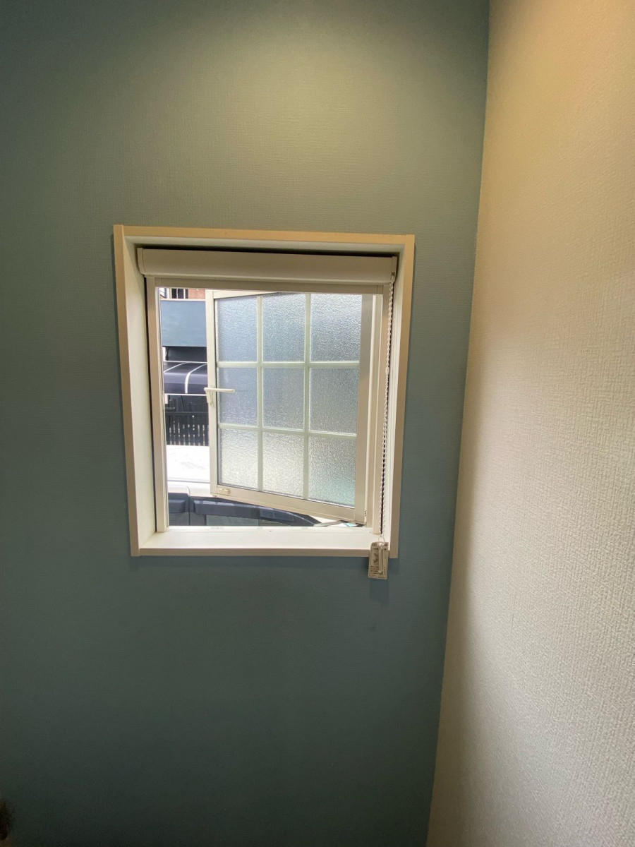 e-cubeホームテクノ 川越支店の【インプラス】の型板ガラスで断熱と目隠し効果を期待！の施工前の写真1