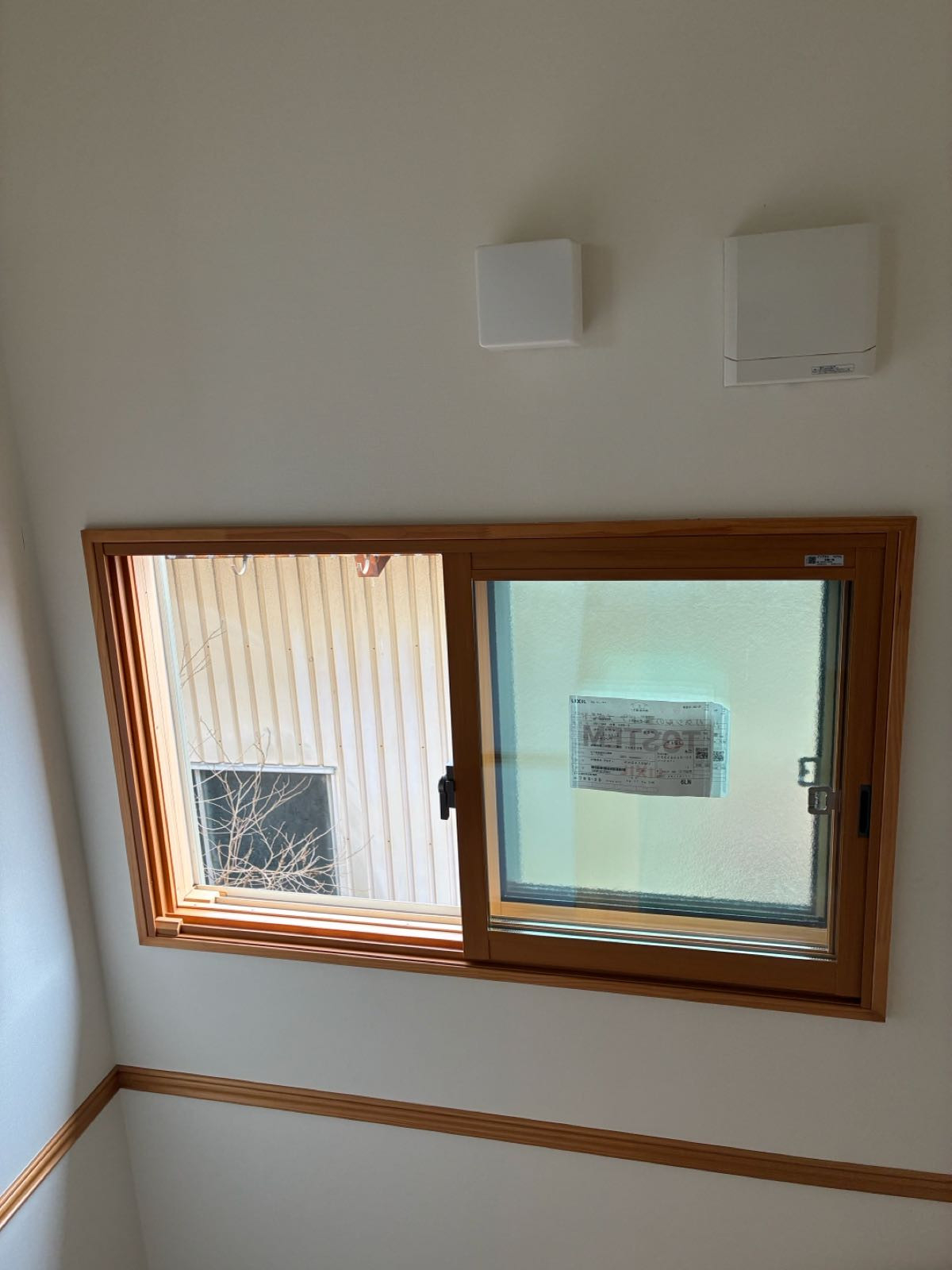 e-窓テクノ 川越の階段の「ひんやり」を解消！内窓インプラスで寒さ対策の施工後の写真1