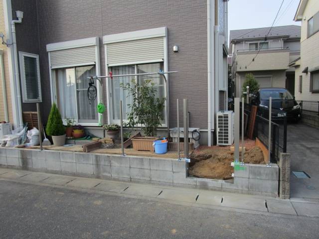 光トーヨー住器のフェンス交換と通用門の新設！の施工前の写真2