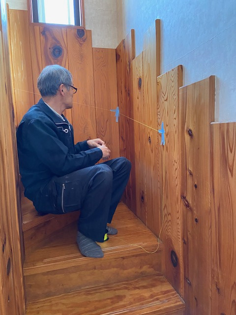 光トーヨー住器の快適な生活環境にチェンジ！室内階段の手すり取付工事の施工前の写真1