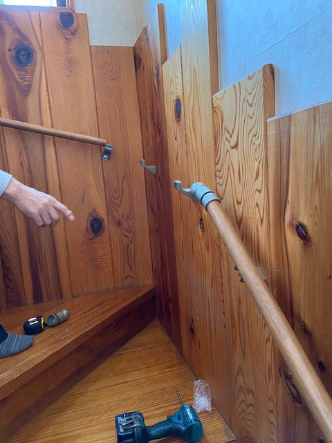 光トーヨー住器の快適な生活環境にチェンジ！室内階段の手すり取付工事の施工前の写真3