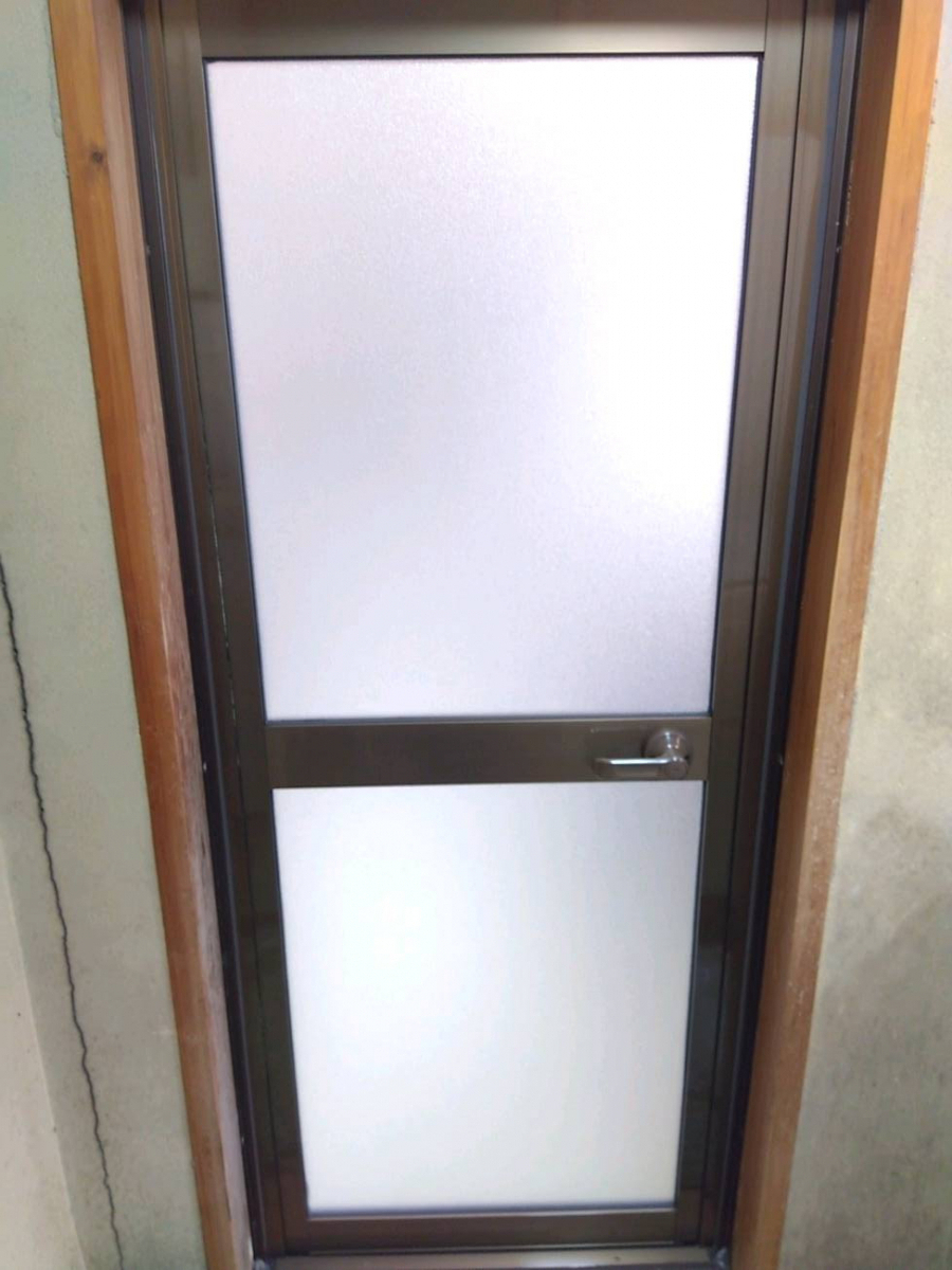 光トーヨー住器の快適さレベルアップ！浴室ドア工事の施工後の写真1