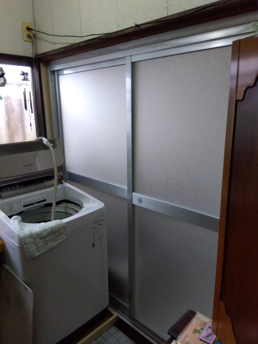 光トーヨー住器の古くても諦めないでください！浴室引戸交換工事の施工後の写真1