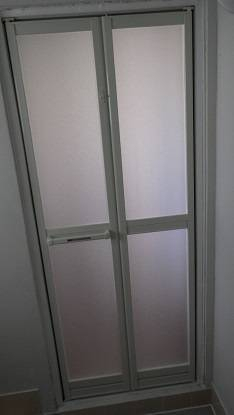 竹原屋本店の浴室折り戸、簡単リフォーム(^-^)の施工後の写真1