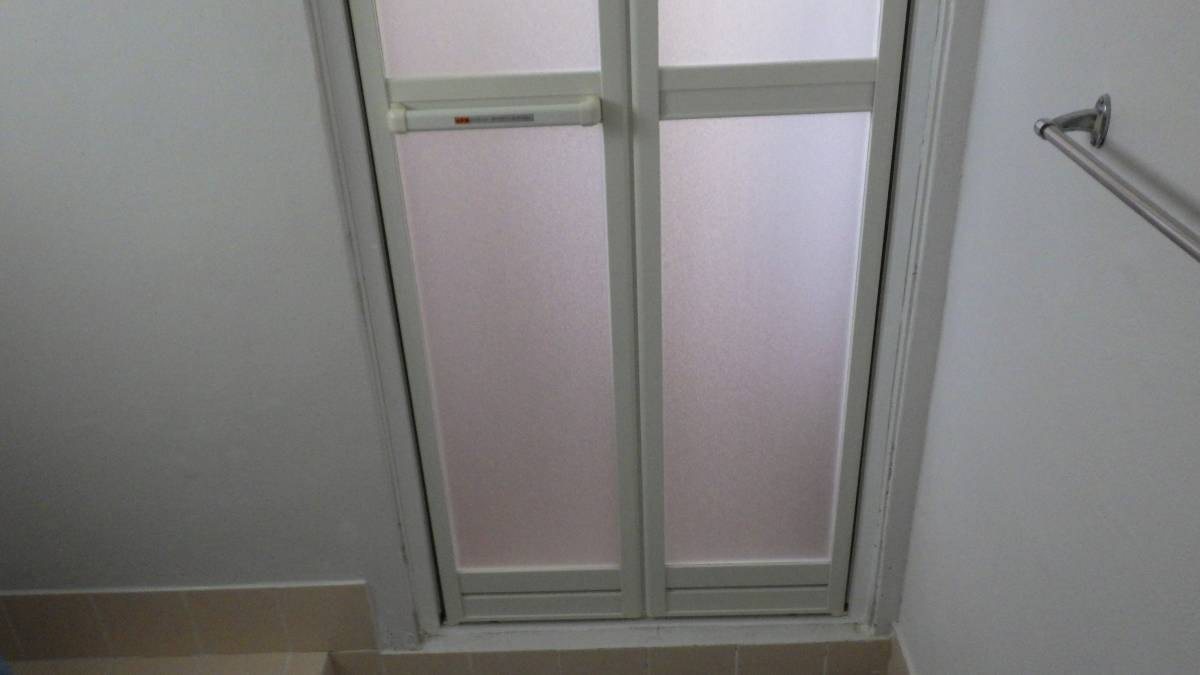 竹原屋本店の浴室折り戸、簡単リフォーム(^-^)の施工後の写真2