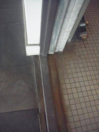 竹原屋本店の☆トイレ改修☆入口ドア（オーダー品）(*^▽^*)の施工前の写真3