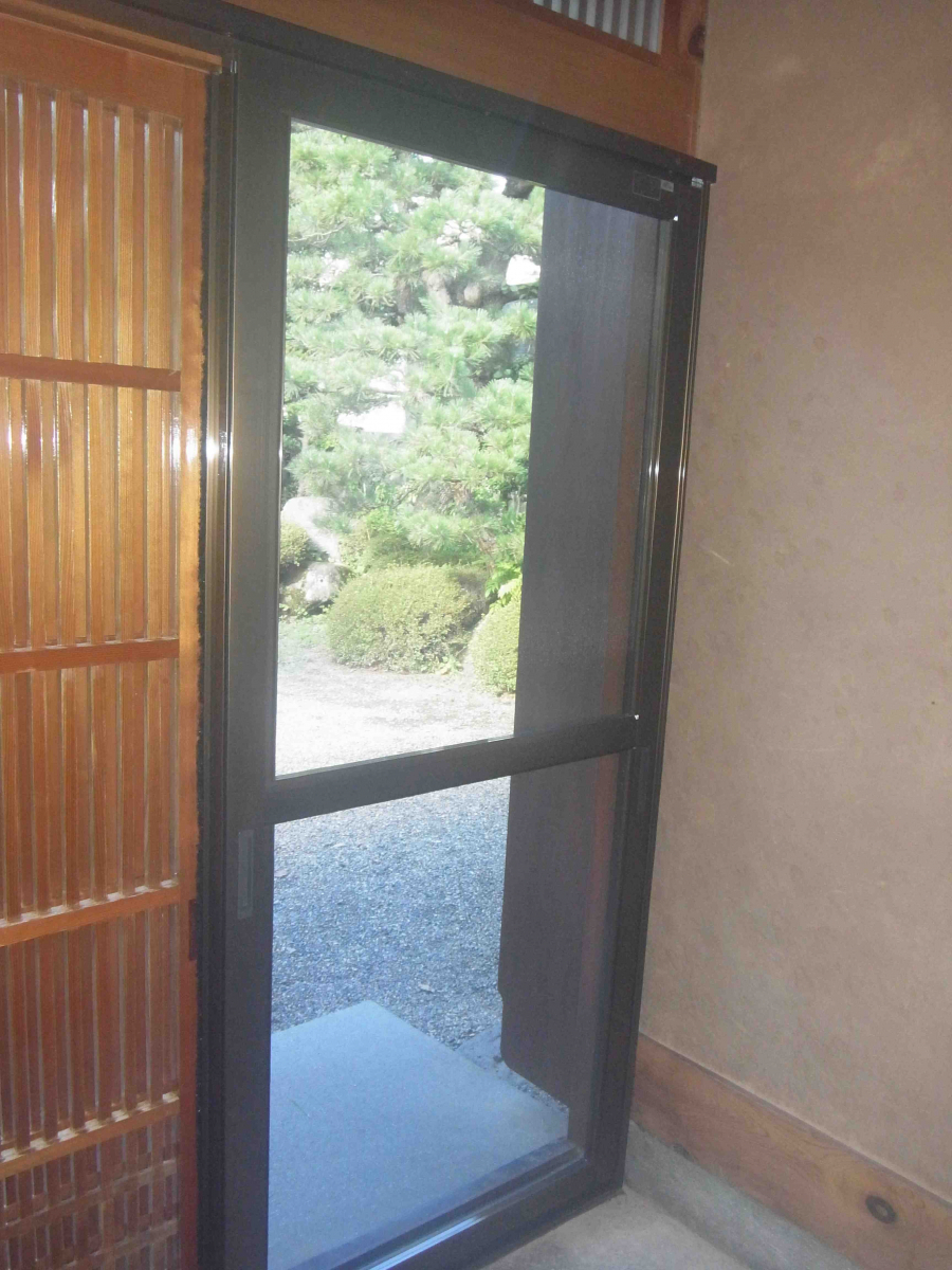 竹原屋本店の＃お悩み解決👉アコーデオンタイプは使い勝手が良くないので➡引戸タイプにてご提案('ω')ノの施工後の写真1