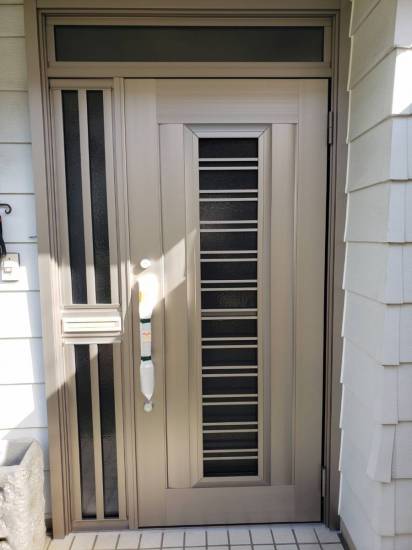 ヤマガタヤ リフォームガーデン部の玄関ドア取替（１）施工事例写真1