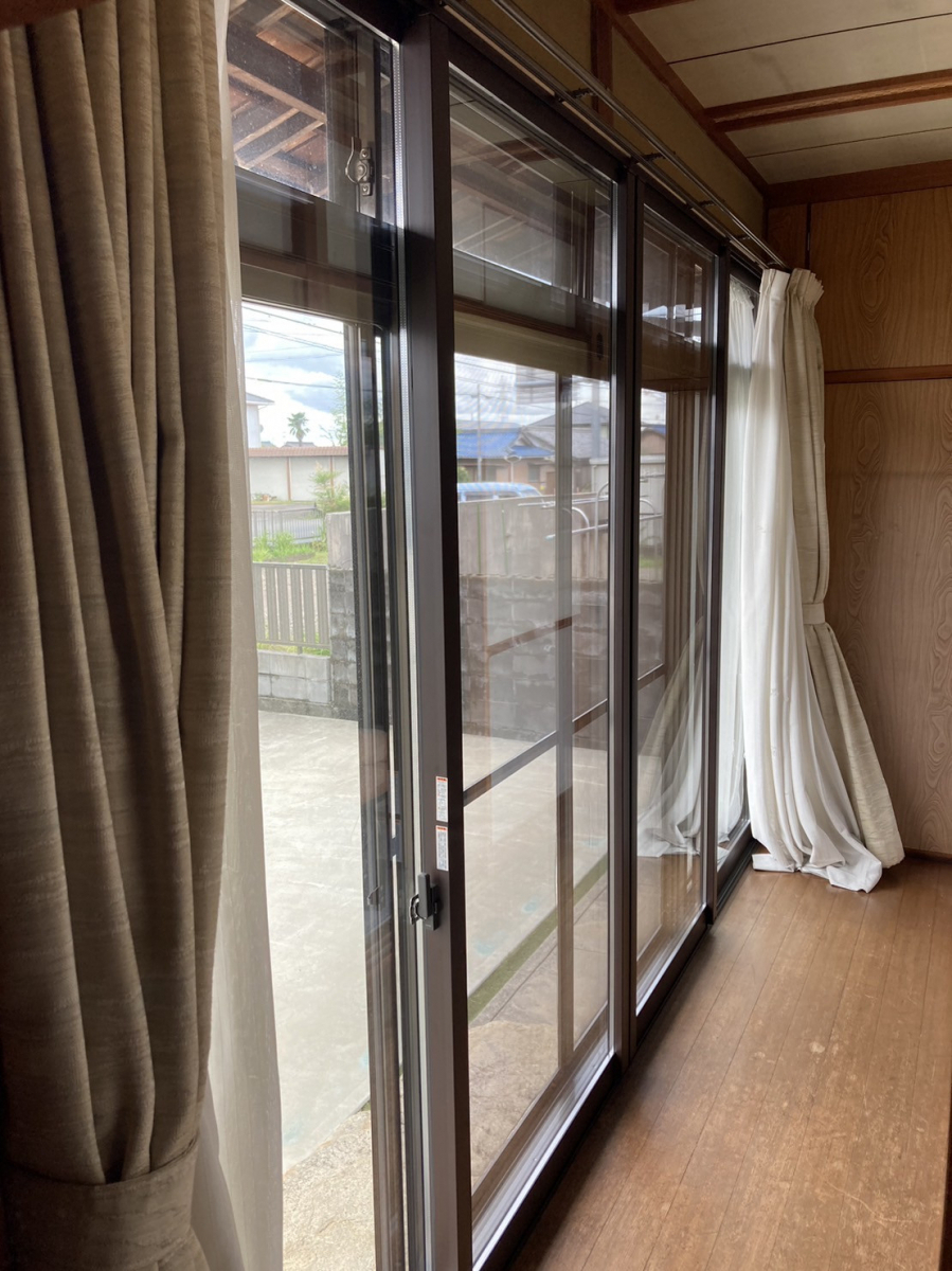 ヤマガタヤ リフォームガーデン部の大きな窓から小さな窓まで、家中の窓にインプラスを設置しました。の施工後の写真2