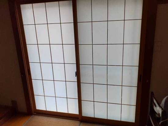 かがみ屋硝子店の木製障子を和紙調ガラス入りの内窓に交換施工事例写真1
