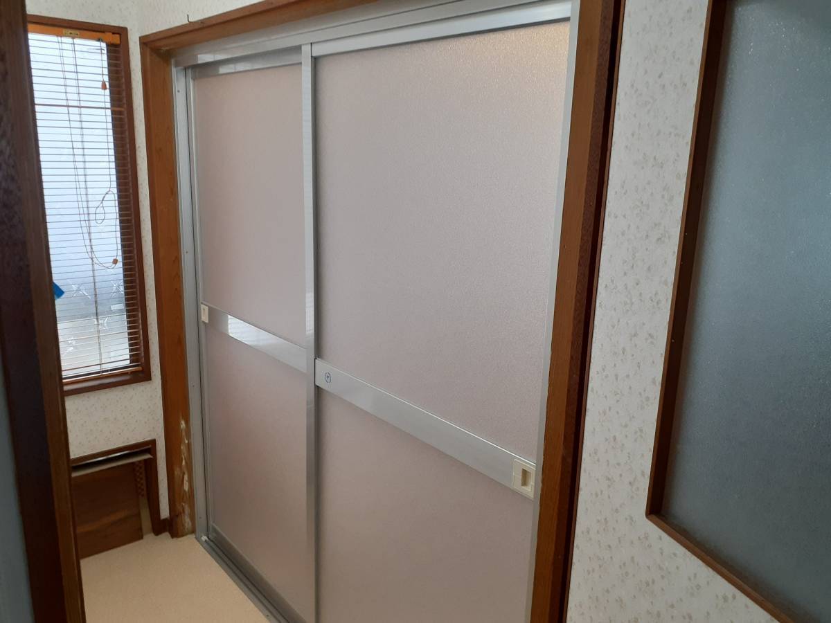 かがみ屋硝子店の浴室引戸の取替工事の施工後の写真1