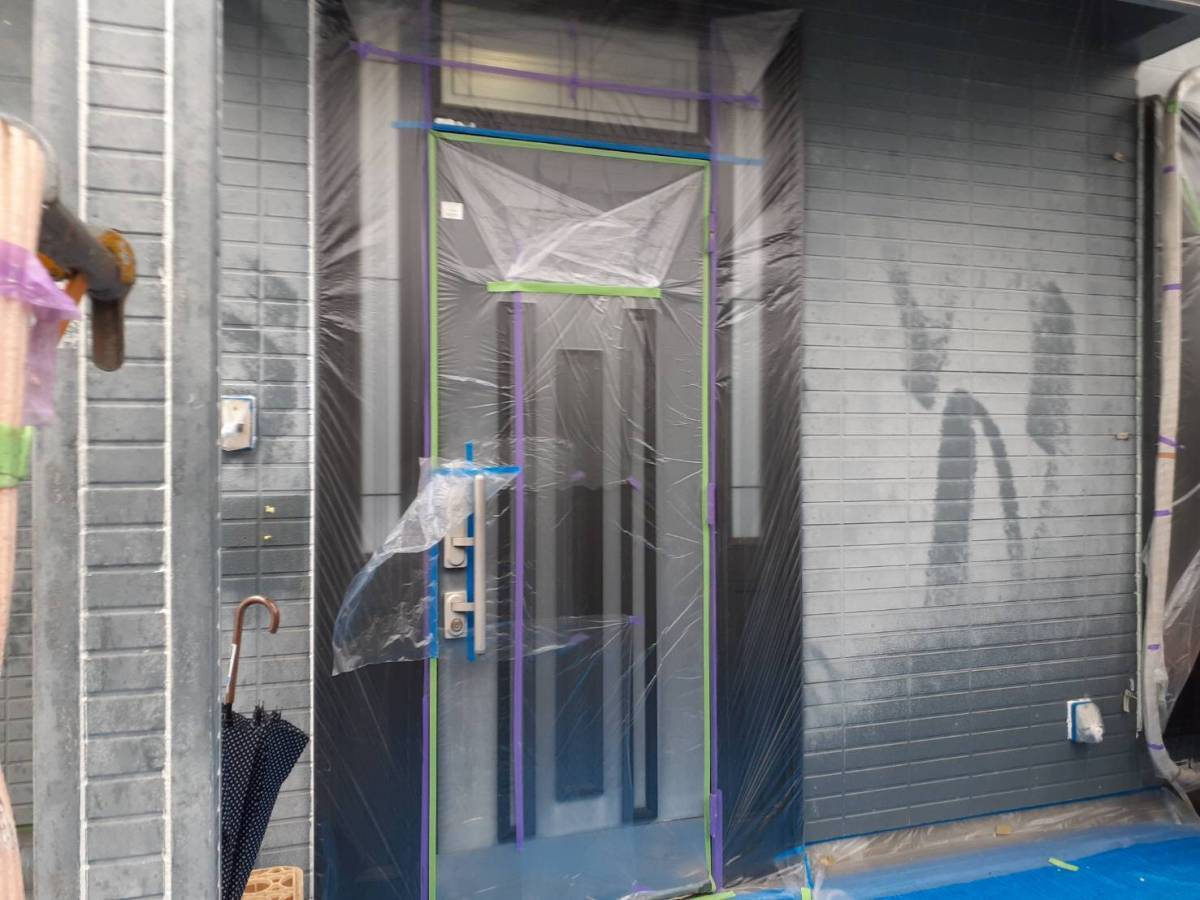 かがみ屋硝子店の【リシェント】玄関ドア取替工事の施工前の写真1