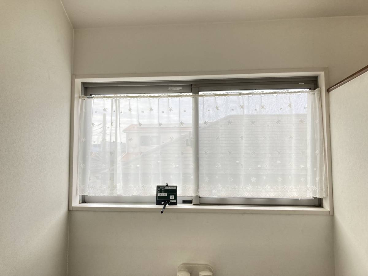 アルロの【窓リフォーム】内窓（インプラス）で快適で過ごしやすい部屋に✨の施工前の写真3