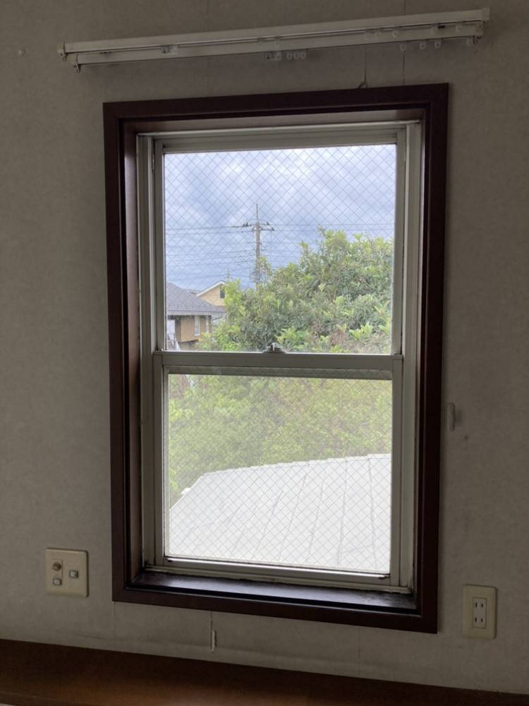 アルロの【窓リフォーム】🌨️結露が気になって、、💧💧の施工前の写真1
