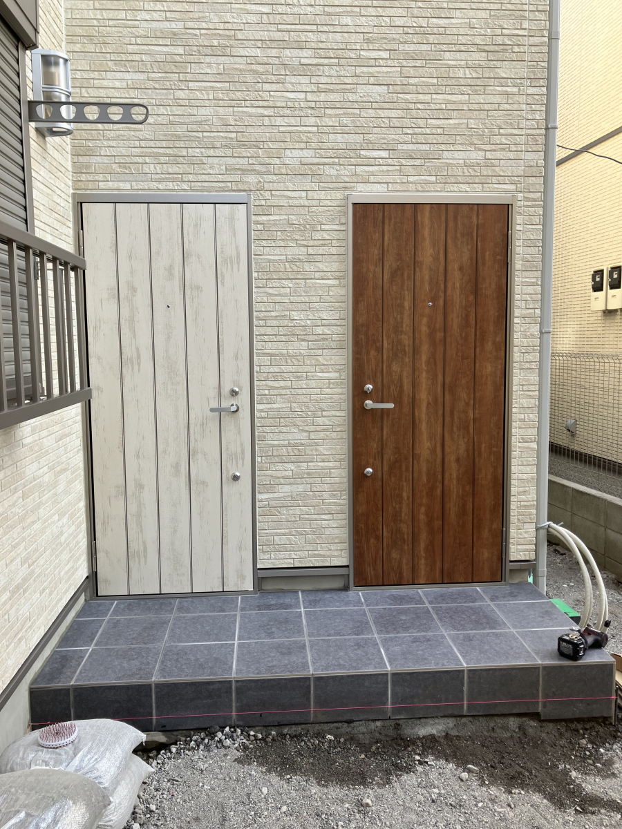アルロの【東京都葛飾区】集合住宅に庇（ひさし）を設置しました！の施工前の写真1