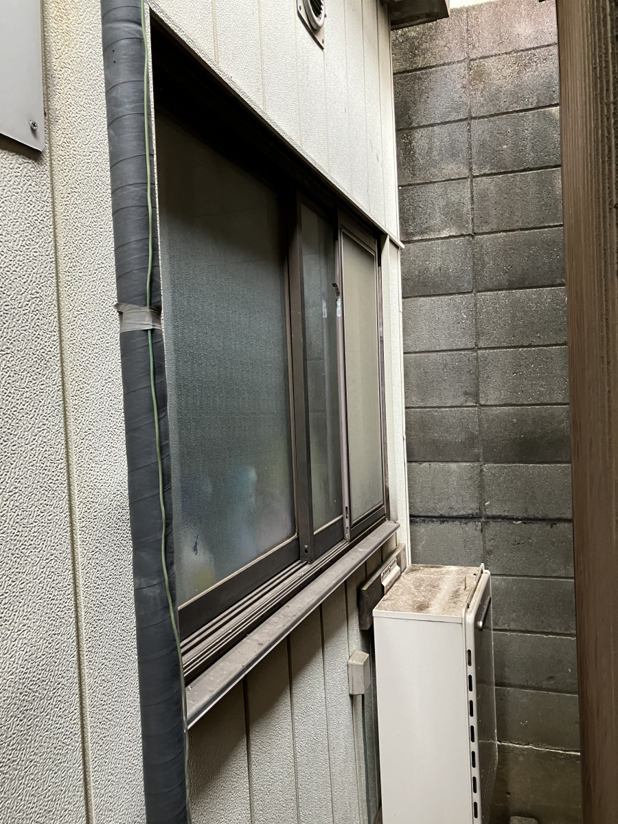 アルロの【東京都足立区】防犯強化！倉庫の窓リフォーム！の施工前の写真1