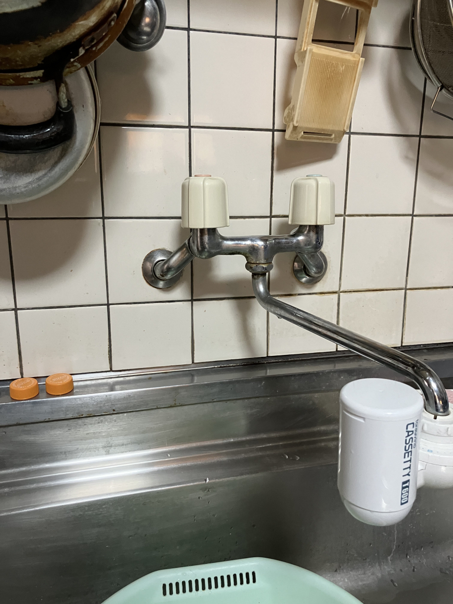 アルロの【千葉県松戸市】収納量増でキッチン廻りをすっきり！節湯水栓で節約に貢献！の施工前の写真1
