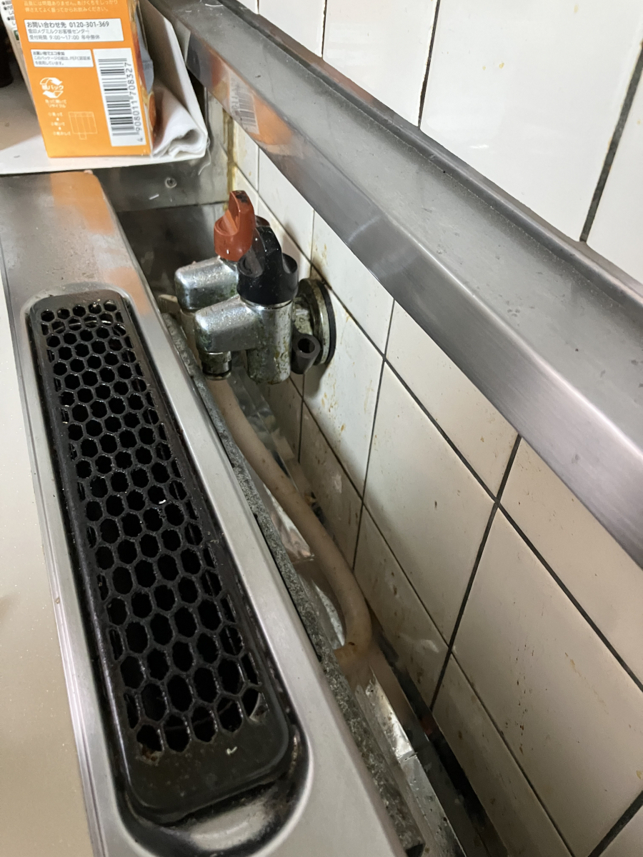 アルロの【千葉県松戸市】収納量増でキッチン廻りをすっきり！節湯水栓で節約に貢献！の施工前の写真2