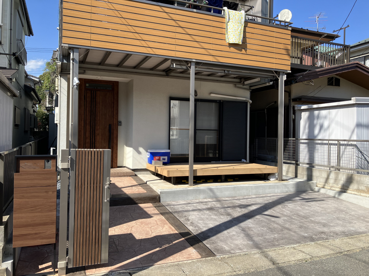 アルロの【千葉県松戸市】お庭と塀を撤去して、駐車スペースを確保。伸縮門扉と機能門柱を設置しました！の施工後の写真2