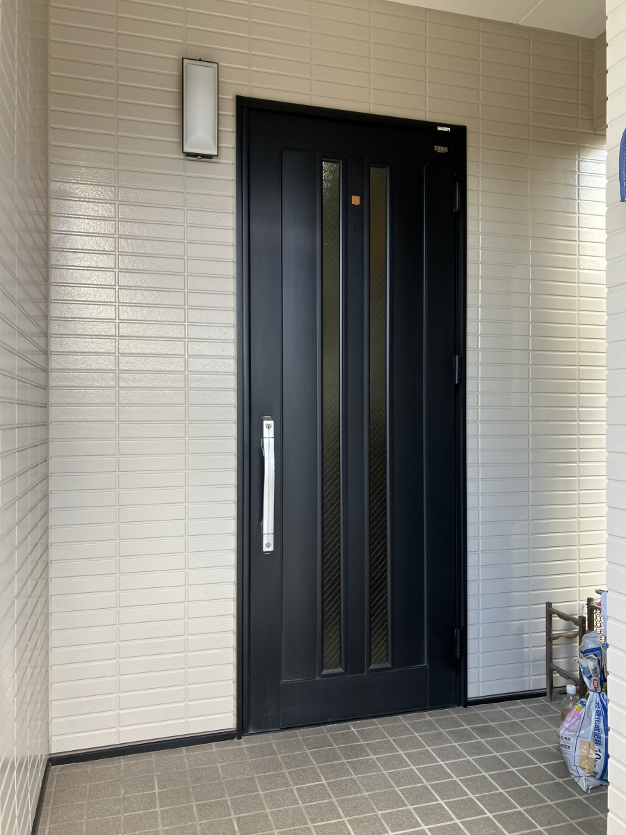 アルロの【ドア太郎】(埼玉県草加市)リシェント玄関リフォーム！見た目を変えずにFamiLockでスマートに🔓の施工前の写真1