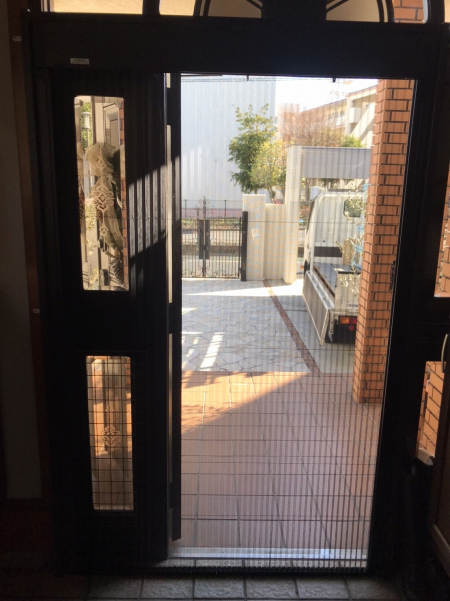 イチロの足立区・玄関ドアの網戸を交換しましたの施工後の写真1
