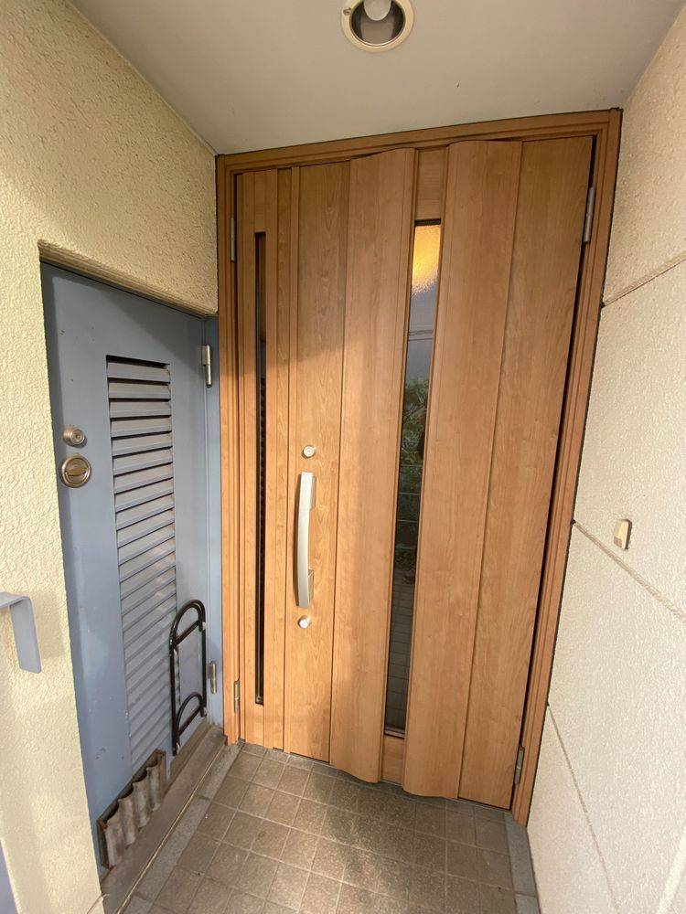イチロの豊島区　玄関親子ドア　交換の施工後の写真1
