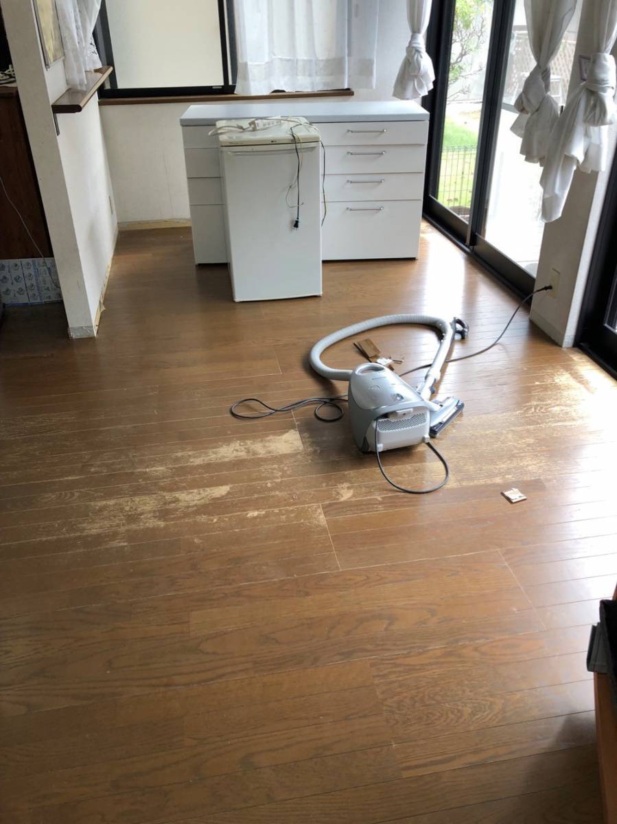 セレックスの床のリフォームの施工前の写真2
