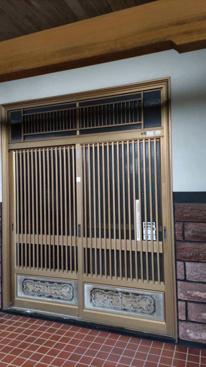 原口建材店 熊本の【N様邸 玄関シャッター設置工事】の施工前の写真1