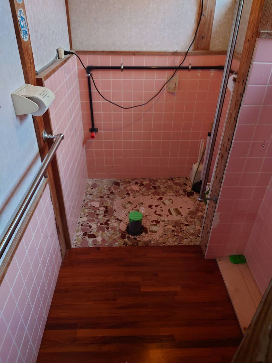 丸親トーヨー住器のトイレリフォームの施工前の写真3