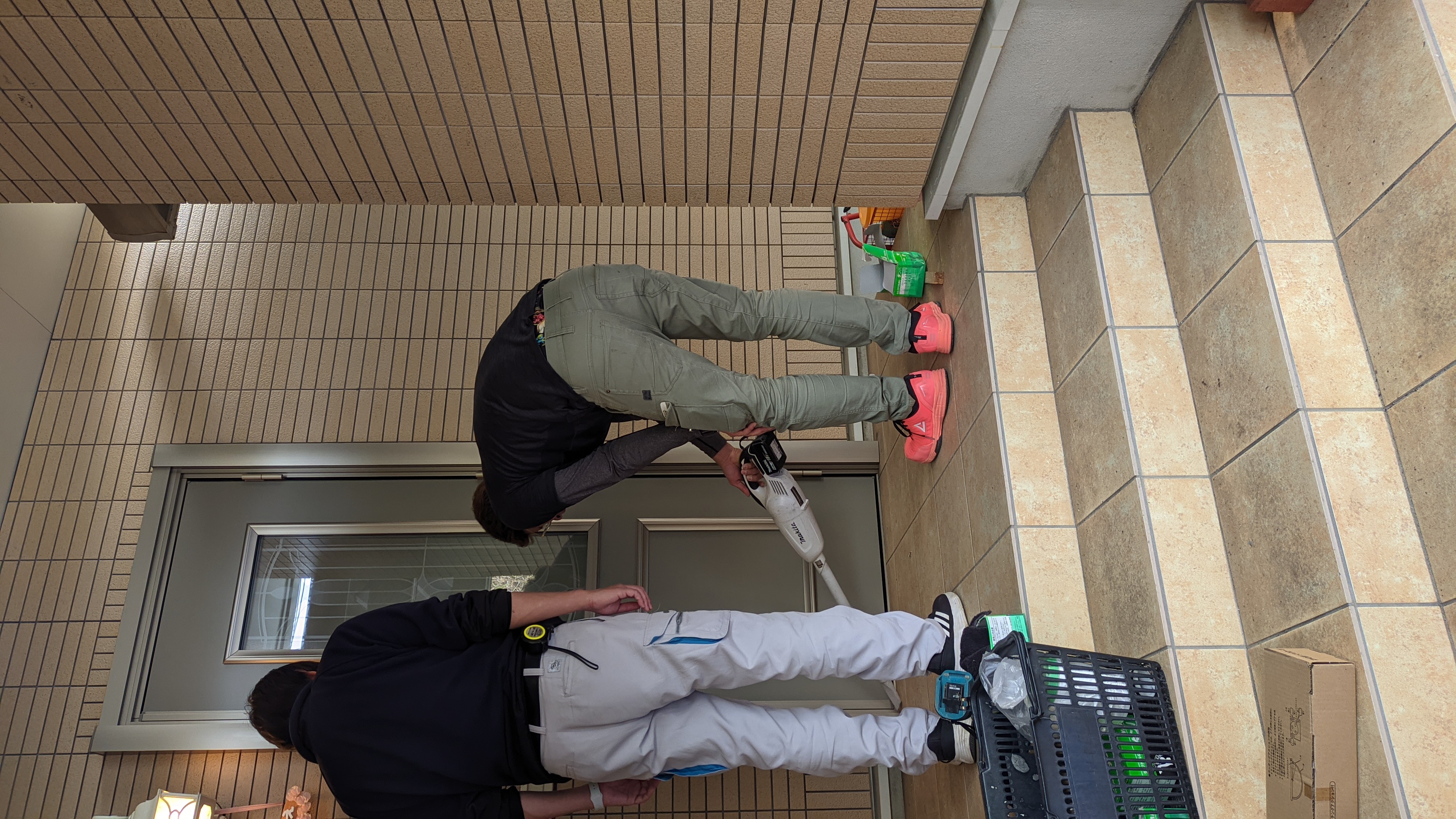 玄関ドア交換の現場にお邪魔しました🏃‍♀️ 八鹿アルミ 福知山店のブログ 写真2
