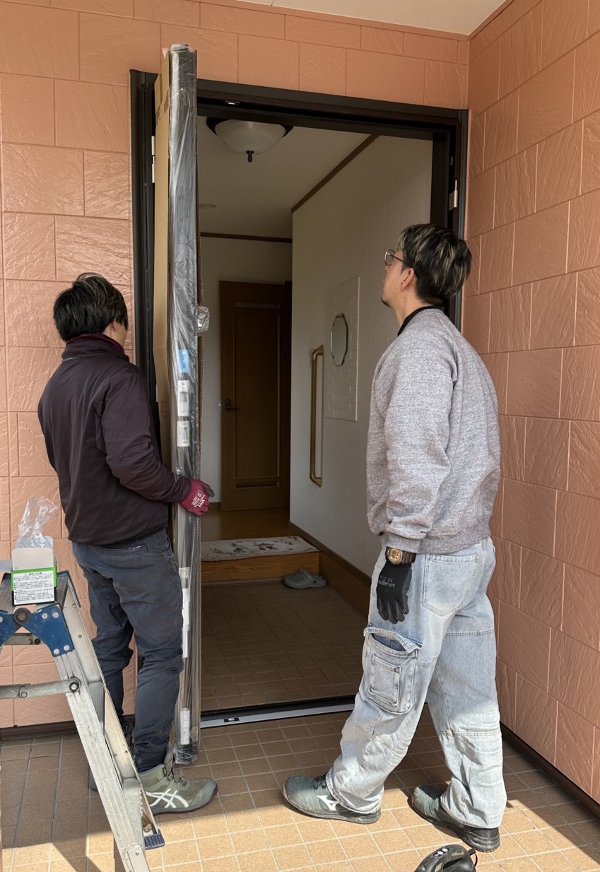 八鹿アルミ 福知山店の玄関ドアリフォームで快適&安心な住まいへ✨の施工事例詳細写真2