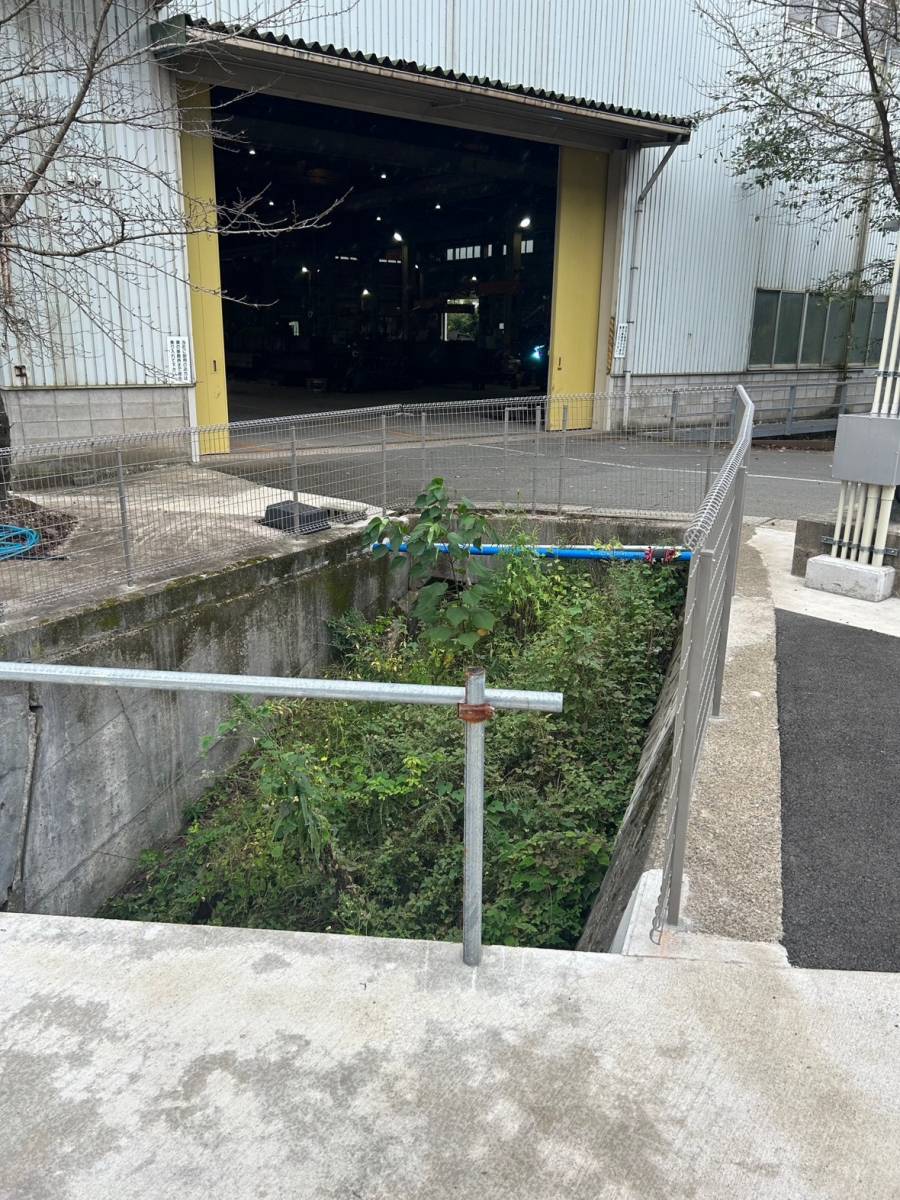 八鹿アルミ 福知山店のフェンス施工の施工後の写真2