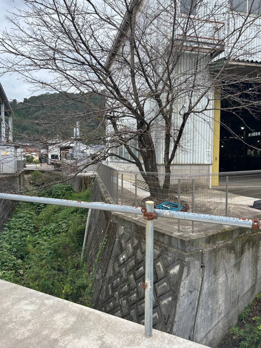 八鹿アルミ 福知山店のフェンス施工の施工後の写真3